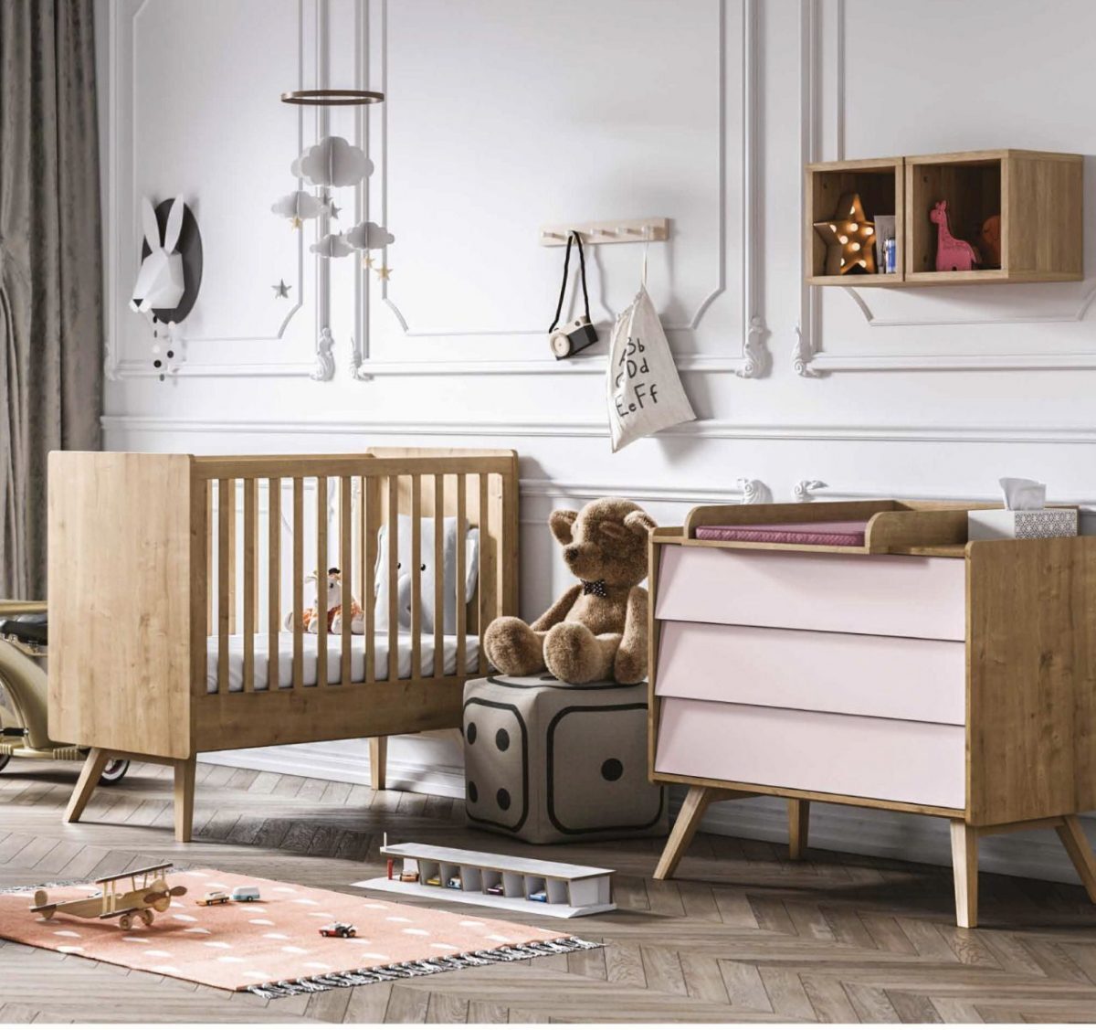 Vintage kinderkamer met vintage bed, kast en leuk speelgoed knuffelbeertje
