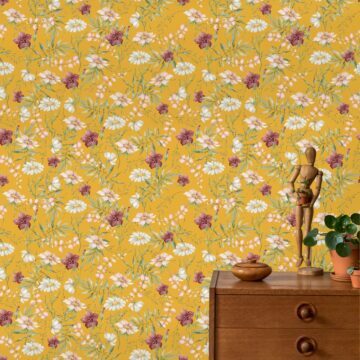 Bloemen behang oker geel op muur kinderkamer 2