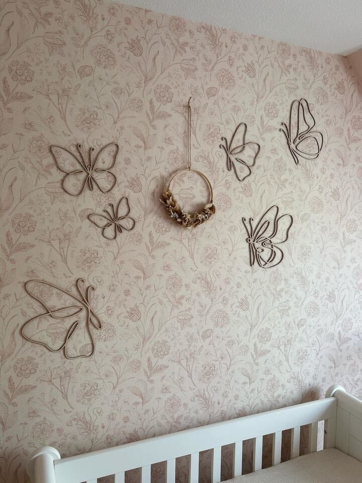 Botanisch retro bloemen kinderbehang beige sfeerfoto klant 2