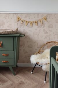 Klantfoto bosdieren retro roze kinderbehang